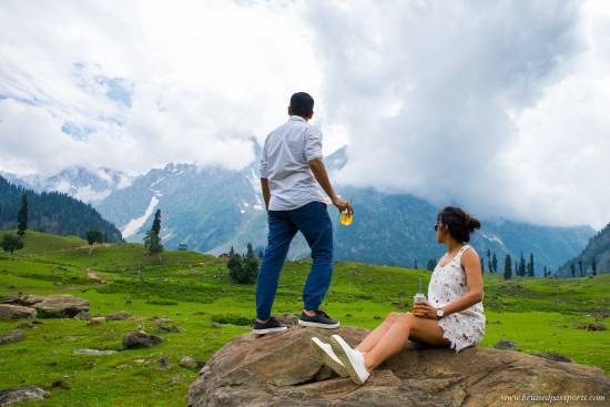 Romantic Couple Trip - Jammu Kashmir Tour 6 Days