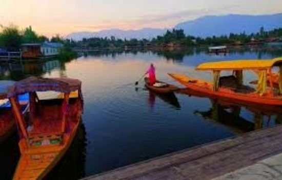 Best Kashmir Honeymoon – Romantic 6 Days Trip