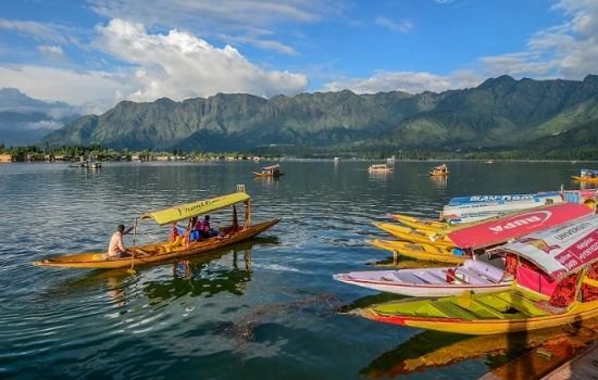 Kashmir Couple 5 DaysTour – Gulmarg And Pahalgam