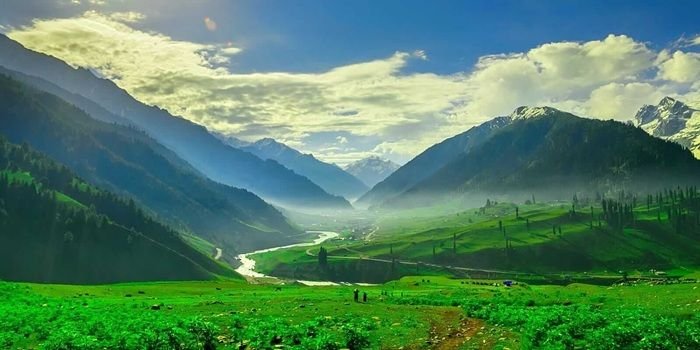 About Srinagar Gulmarg Pahalgam Tour Package