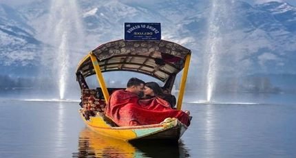 Explore Honeynmoon Tours with us