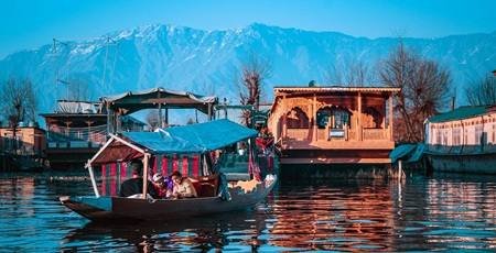 Kashmir Tour Packages From Delhi By Flight